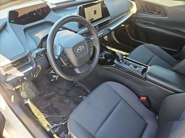 Used 2025 Toyota Prius LE FWD image 12
