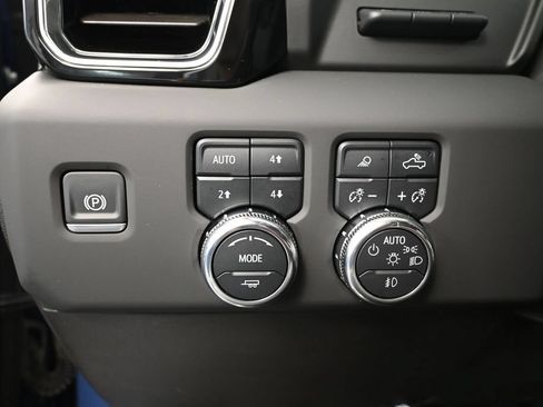 Used 2025 GMC Sierra 1500 Denali w/ Technology Package AWD/4WD image 40