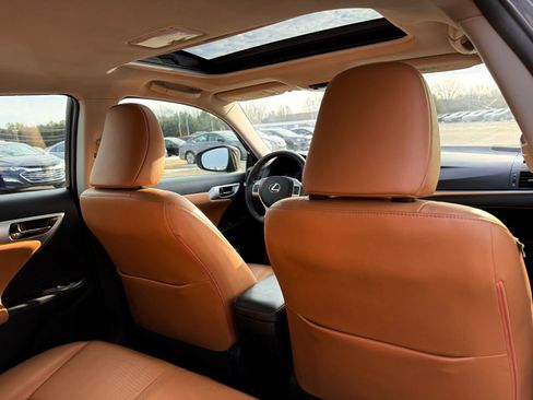 Used 2012 Lexus CT 200h Premium image 22