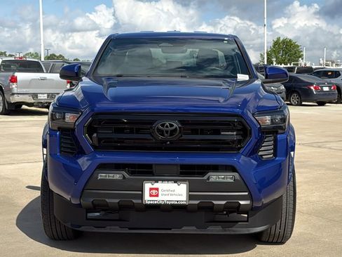 Certified 2025 Toyota Tacoma SR5 AWD/4WD image 8