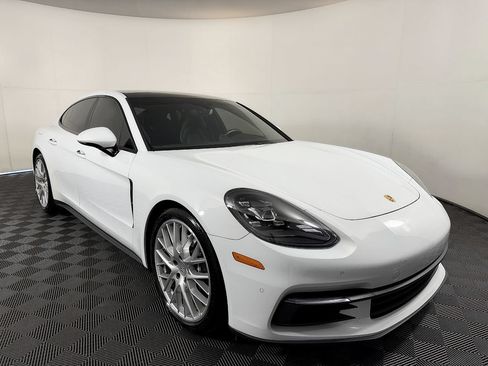 Used 2017 Porsche Panamera 4 AWD/4WD image 6