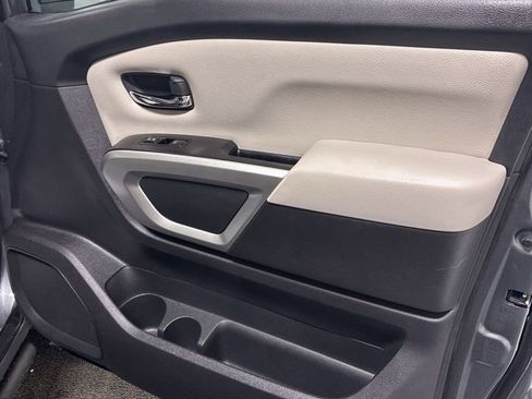 Used 2024 Nissan Titan SV w/ SV Convenience Package image 30