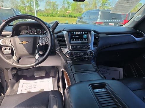 Used 2018 Chevrolet Suburban Premier AWD/4WD image 13