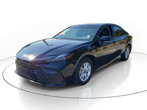 Certified 2025 Toyota Camry LE image 3
