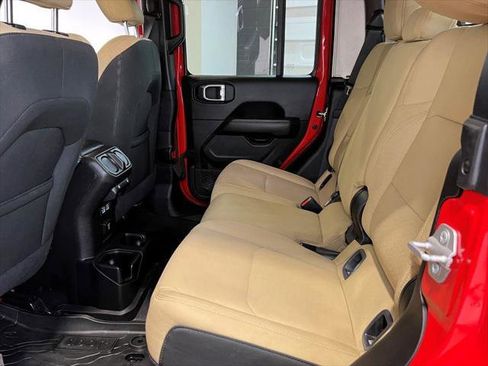 Certified 2021 Jeep Gladiator Overland w/ Cold Weather Group image 21