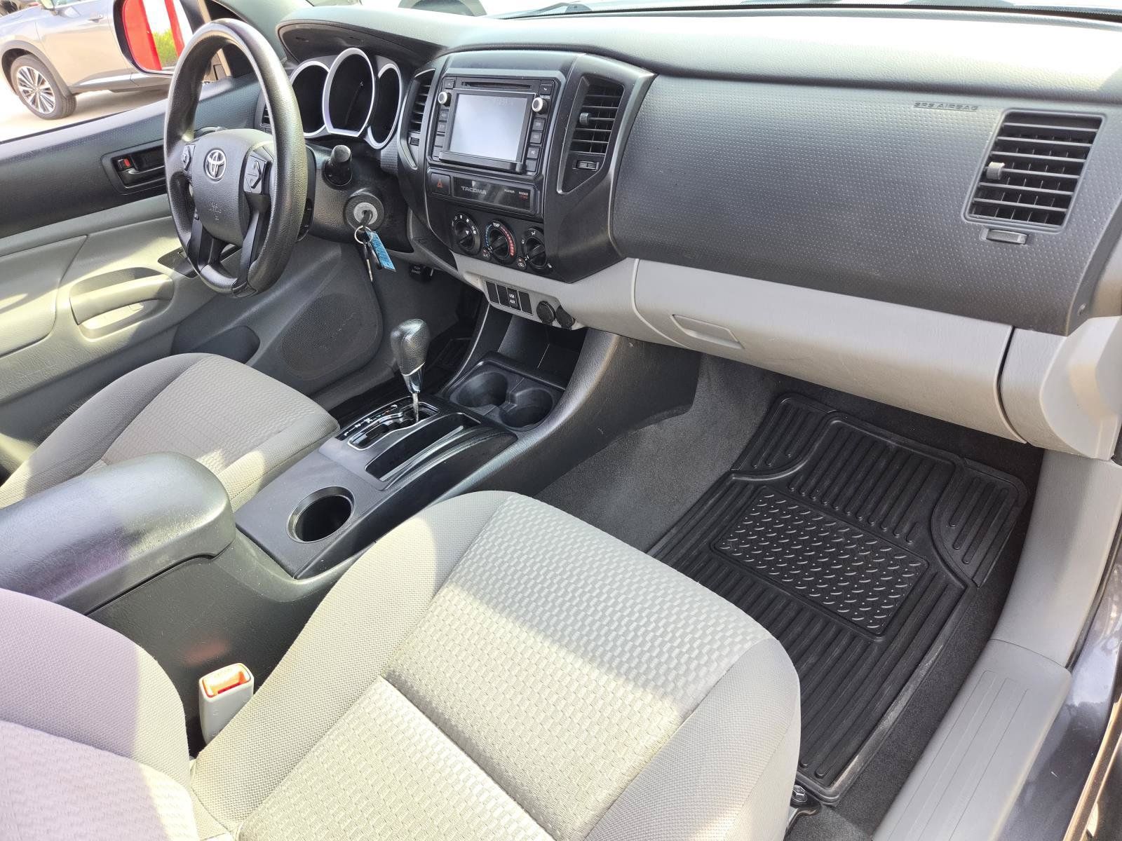 Used 2015 Toyota Tacoma PreRunner RWD image 12