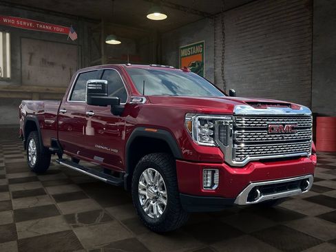 Used 2022 GMC Sierra 3500 Denali w/ Denali Ultimate Package AWD/4WD image 3