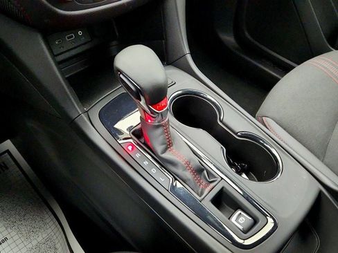 Used 2022 Chevrolet Equinox RS w/ LPO, Floor Liner Package image 15