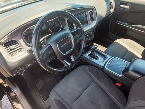 Used 2022 Dodge Charger SXT RWD image 17