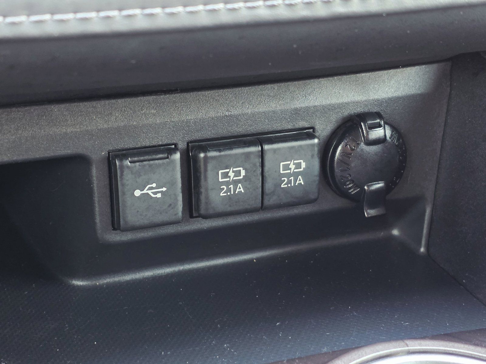 Used 2021 Toyota Highlander Limited FWD image 27