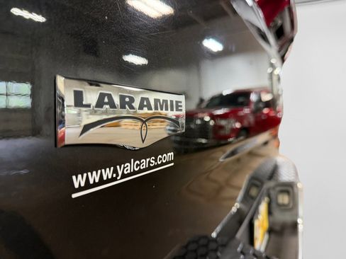 Used 2017 RAM 2500 Laramie AWD/4WD image 11