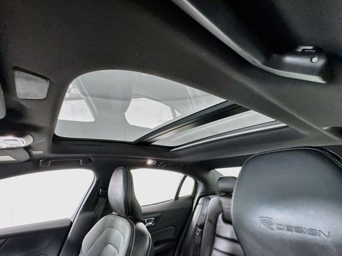 Used 2019 Volvo S60 T6 R-Design AWD/4WD image 6