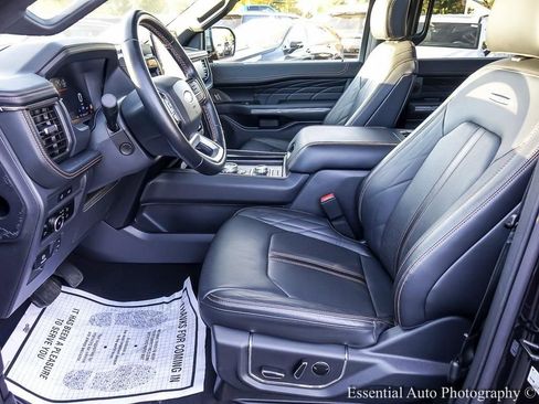 Used 2024 Ford Expedition Platinum image 14