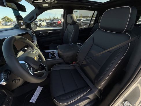 New 2026 Chevrolet Suburban Premier w/ Sun And Tow Package image 22