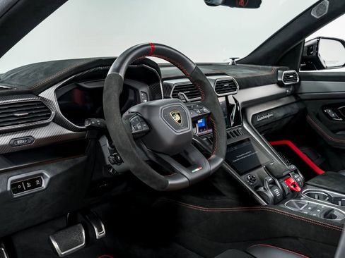 Used 2024 Lamborghini Urus Performante image 13
