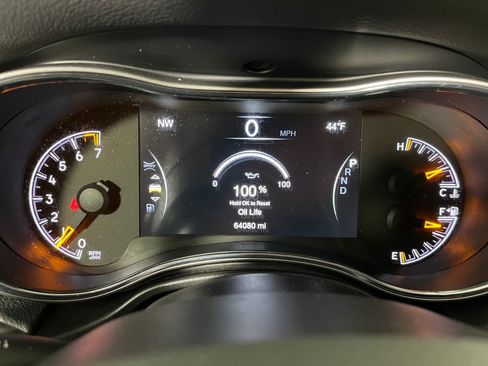 Used 2022 Jeep Grand Cherokee Limited image 17