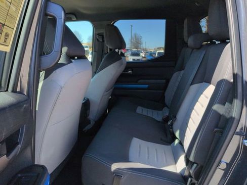 Used 2025 Toyota Tacoma TRD Off-Road image 17