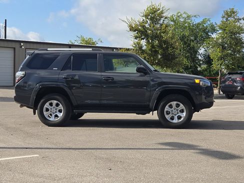 Used 2024 Toyota 4Runner SR5 AWD/4WD image 6