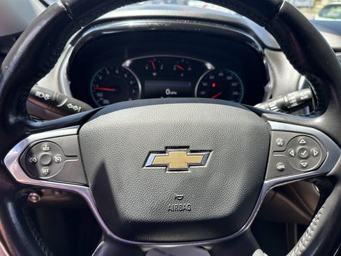 Used 2020 Chevrolet Traverse LT FWD image 17