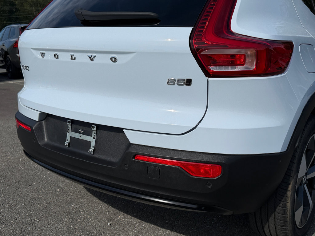 Certified 2024 Volvo XC40 B5 Plus AWD/4WD image 10