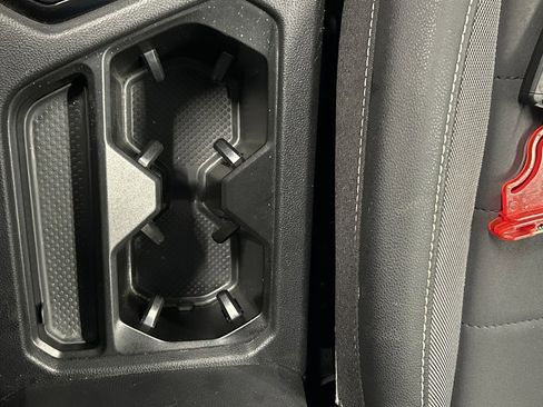 Used 2024 Volkswagen Taos SE image 35