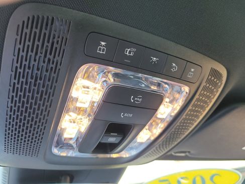 Used 2025 Mercedes-Benz CLA 250 4MATIC image 21