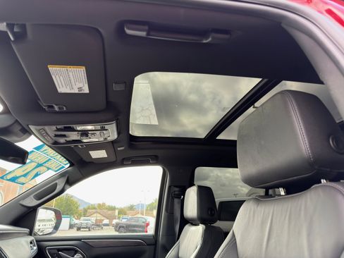 Used 2024 Chevrolet Tahoe Z71 w/ Luxury Package image 31