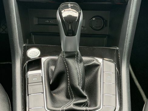 Certified 2023 Volkswagen Taos SE w/ Black Wheel Package FWD image 23