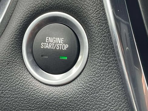 Used 2023 Chevrolet Traverse LT FWD image 27