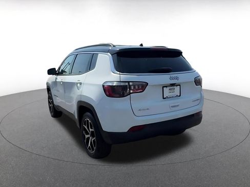 Used 2025 Jeep Compass Limited AWD/4WD image 11