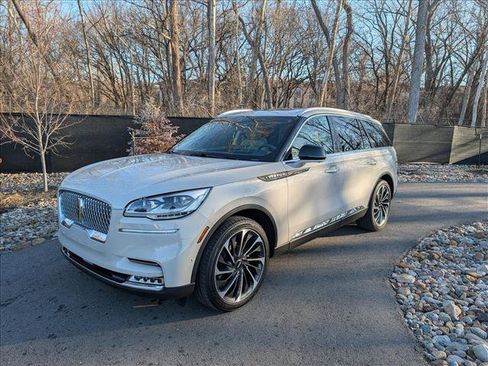 Certified 2023 Lincoln Aviator Reserve w/ Equipment Group 201A image 1