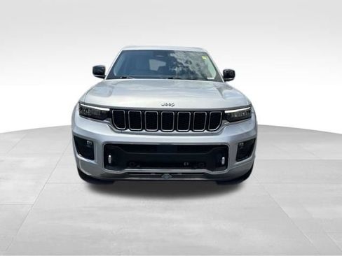 Used 2022 Jeep Grand Cherokee Overland AWD/4WD image 2