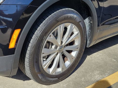 Used 2019 Volkswagen Tiguan SE image 5