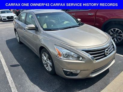 Used 2014 Nissan Altima 2.5 SV w/ Convenience Package