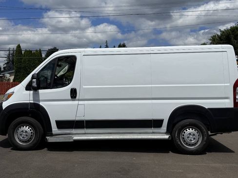 Used 2025 RAM ProMaster 2500 w/ U-Haul Equipment Group FWD image 5