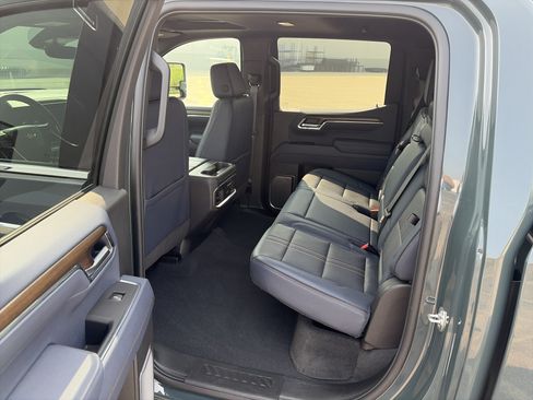 Used 2026 Chevrolet Silverado 1500 High Country w/ Technology Package AWD/4WD image 15