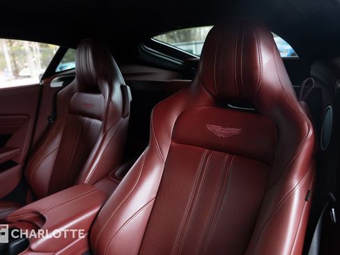 Used 2020 Aston Martin V8 Vantage Coupe image 18