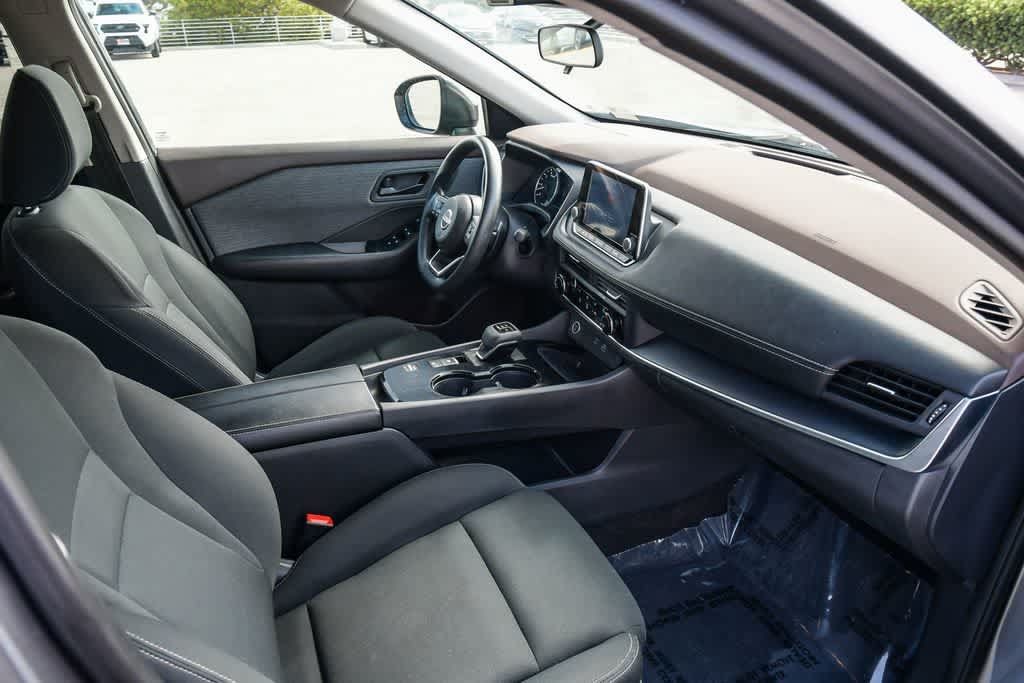 Used 2023 Nissan Rogue S FWD image 15
