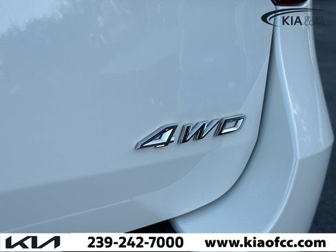 Used 2022 Ford Explorer Platinum w/ Technology Package image 11