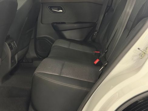 Used 2023 Nissan Rogue SV AWD/4WD image 23