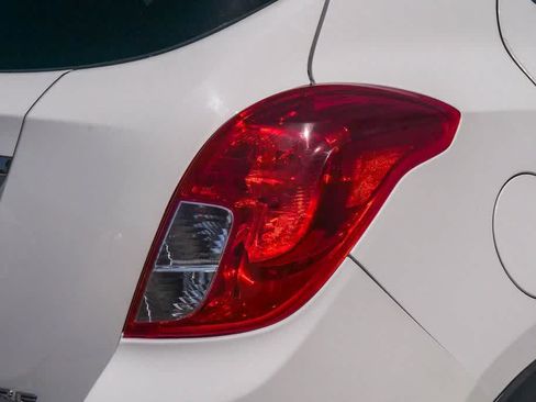 Used 2016 Buick Encore FWD image 10