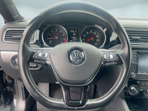 Used 2016 Volkswagen Jetta Sport image 15
