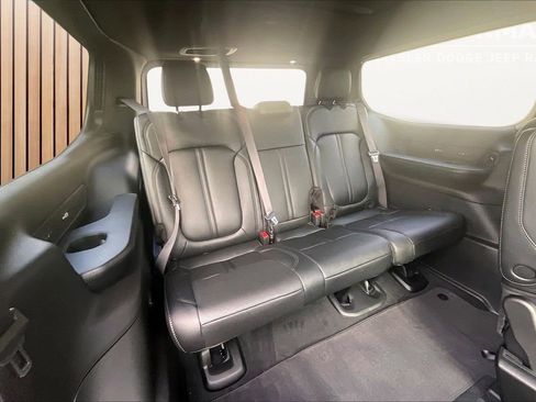 New 2026 Jeep Grand Wagoneer Limited AWD/4WD image 26