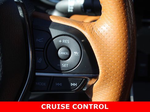 Used 2020 Toyota Avalon Limited image 18