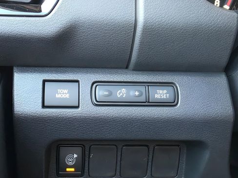 Used 2026 Nissan Frontier PRO-4X w/ Tow Package AWD/4WD image 24