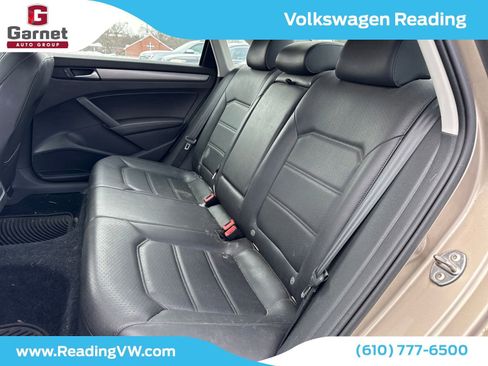 Used 2015 Volkswagen Passat TDI SE image 14