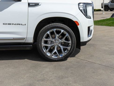 Used 2021 GMC Yukon Denali w/ Denali Premium Package AWD/4WD image 40