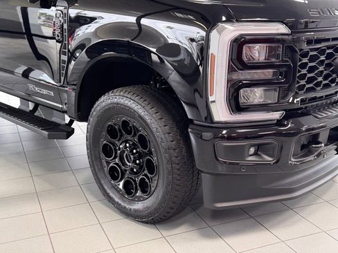 New 2026 Ford F250 Lariat w/ Black Appearance Package image 4