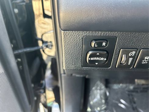Used 2013 Toyota RAV4 XLE AWD/4WD image 49