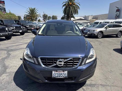 Used 2013 Volvo XC60 3.2 w/ Climate Pkg AWD/4WD image 2